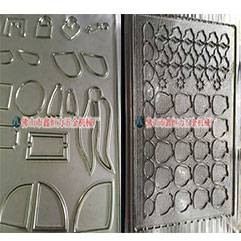 蝕刻刀模該如何選擇相對應(yīng)的腐蝕機(jī)？